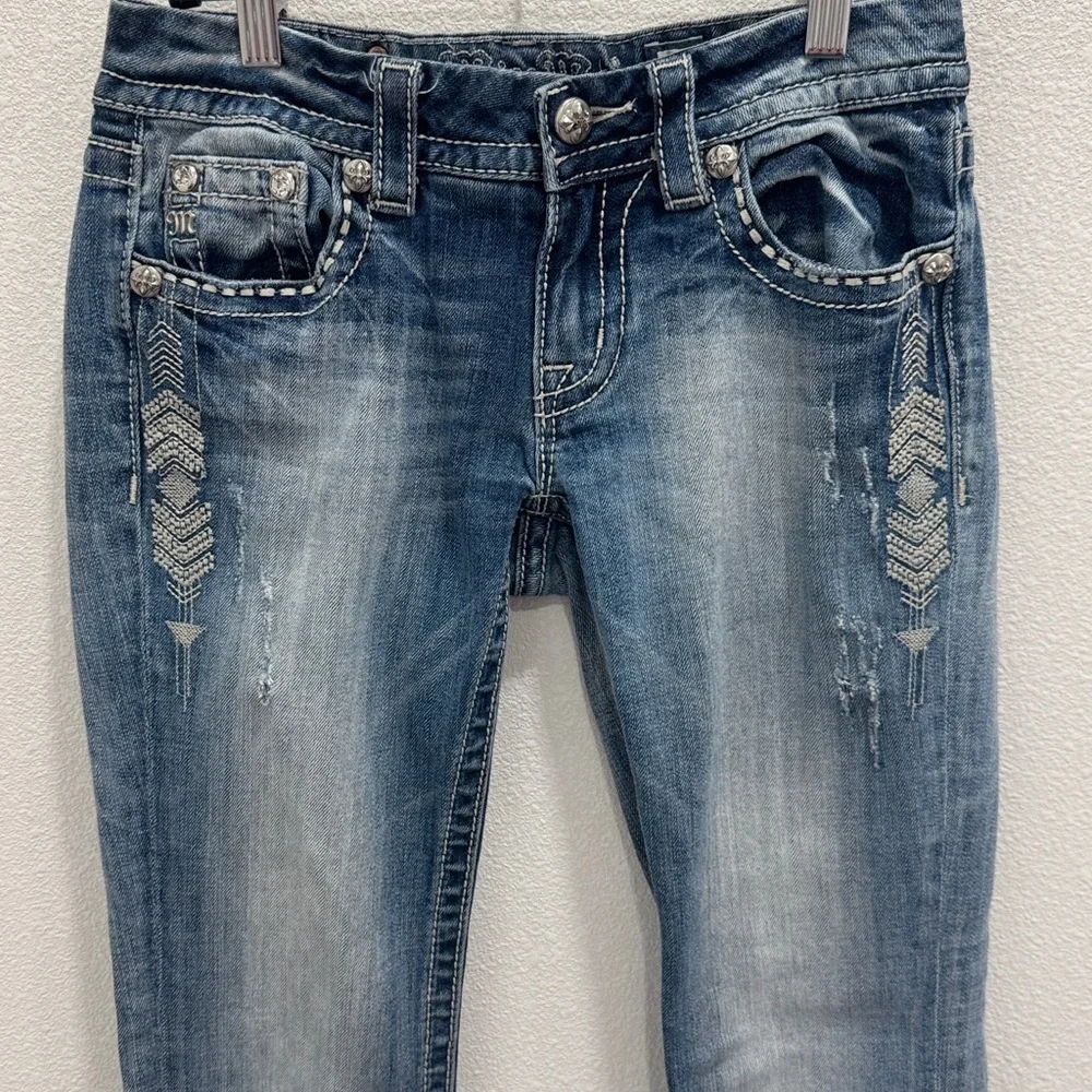 Miss Me Signature Rise Boot Cut Jeans size 27 Light distressed Jeans - Picture 1 of 12